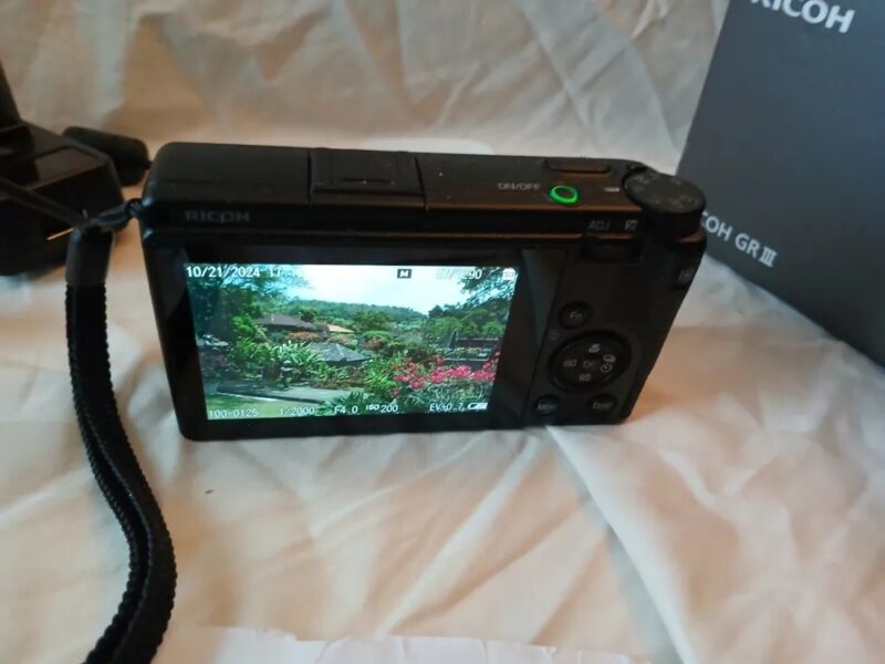 Ricoh GR III 1080p 24.2MP f/2.8 Compact Digital Camera - Black - Image 3