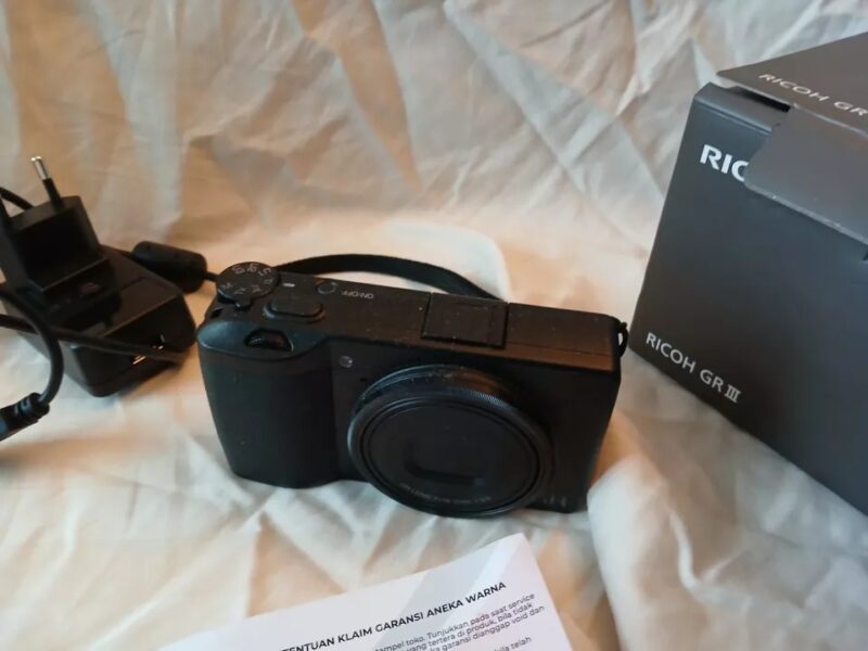 Ricoh GR III 1080p 24.2MP f/2.8 Compact Digital Camera - Black